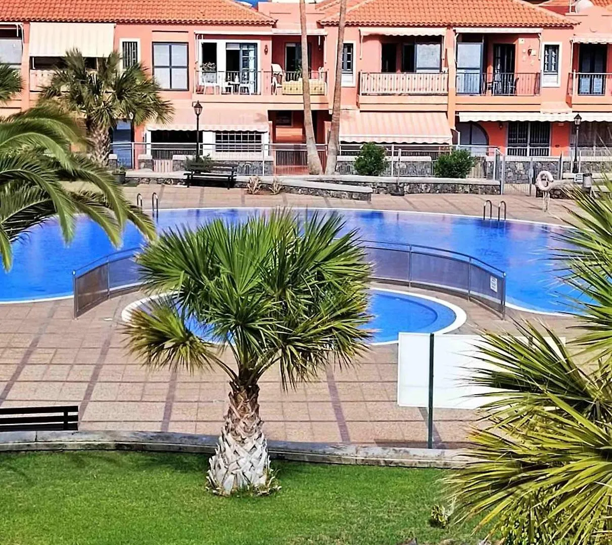 Sunshine Family Apartman Tenerife Costa Del Silencio 0*,